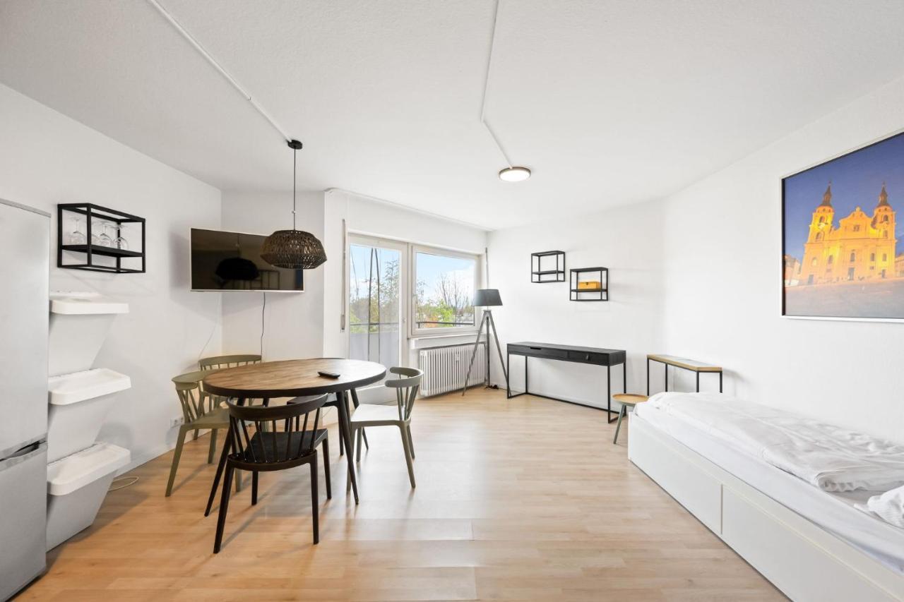 Sali Homes - Fewo Bluehendes Barock Ludwigsburg Bagian luar foto